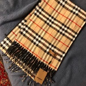 Burberry Vintage Check Patterned Scarf